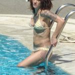 Asia Argento Sexy in Bikini (25 Photos)_685963e15a294.jpeg