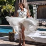 Halle Berry Sexy Legs And Panties Upskirt (5 Photos)_685c1819bd837.jpeg