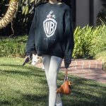 Kaia Gerber Sexy In White Leggings (27 Photos)_6859e5288efc8.jpeg