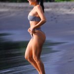 Kourtney Kardashian Sexy Vacation In Costa Rica (27 Photos)_685e4bf775c37.jpeg