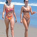 Delilah And Amelia Hamlin Sexy Bikini (44 Photos)_68646b7866ef6.jpeg